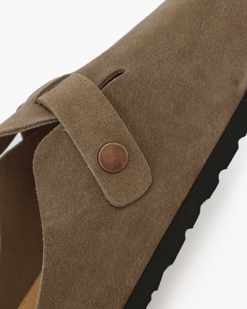Suede clogs