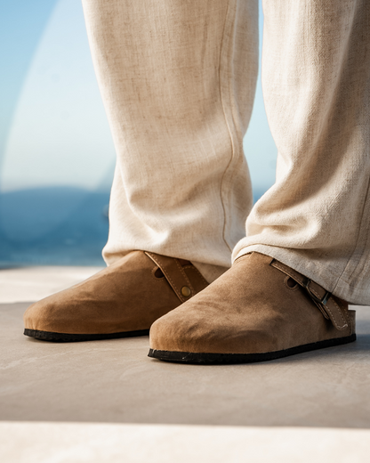 Suede clogs