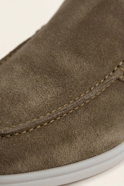 Olive Suède Yacht Mule